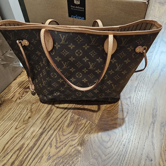 SOLD Louis Vuitton Monogram Neverfull MM - Picture 3 of 10